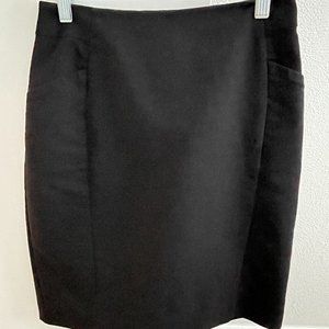 Black pencil skirt with pockets